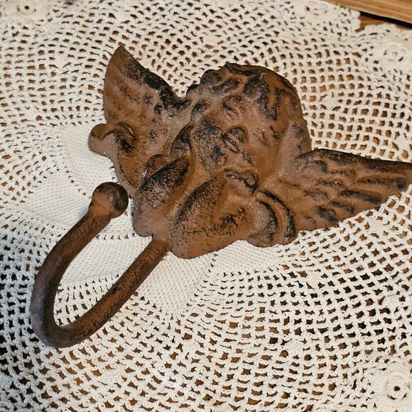 Vintage Old World Cast Iron Angel Cherub Wall Hanger Hook Indoor/Outdoor - Picture 1 of 9